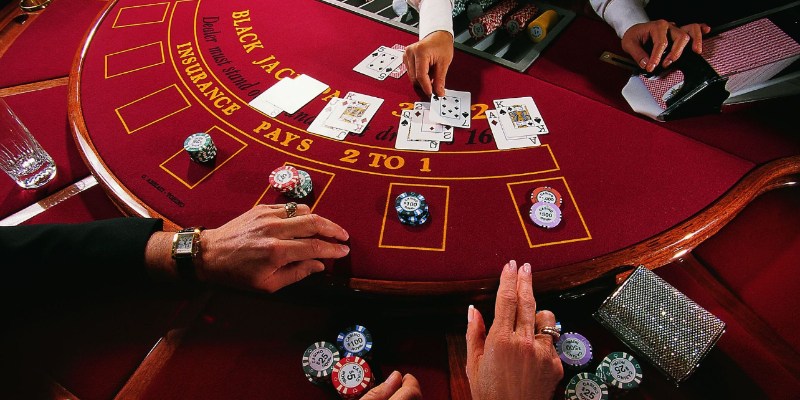 Tìm hiểu luật chơi Game Baccarat TF88